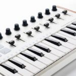 میدی کنترلر دو اکتاو مینی ورلد مدل WORLDE TUNA MINI MIDI Keyboard Controller - Image 8